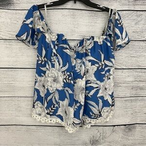 Off the shoulder Flowy Top